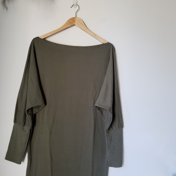 Off-The-Shoulder T-Shirt Dress - Picture 4 of 10